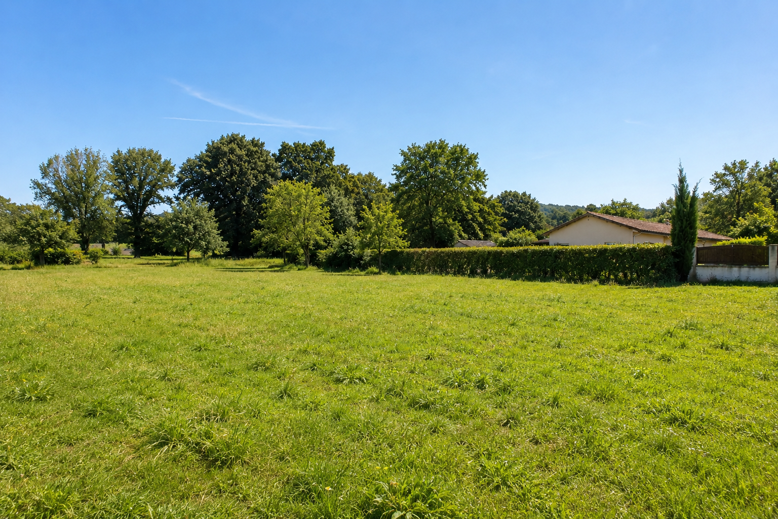 Terrain constructible de 760 m² à Tesson (17460) à 19 000 € ! Maison à construire en option.